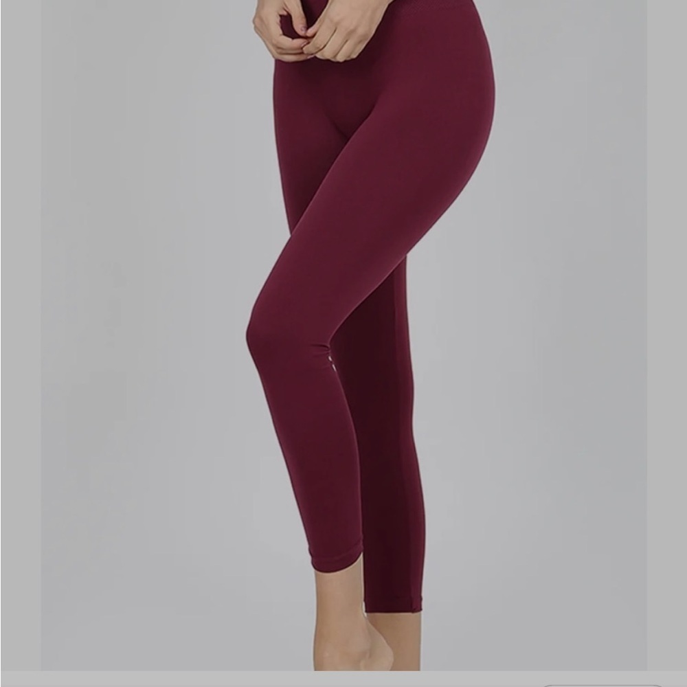 Zenana New Wine Soft Seamless Tummy Control High Waist Capri Leggings